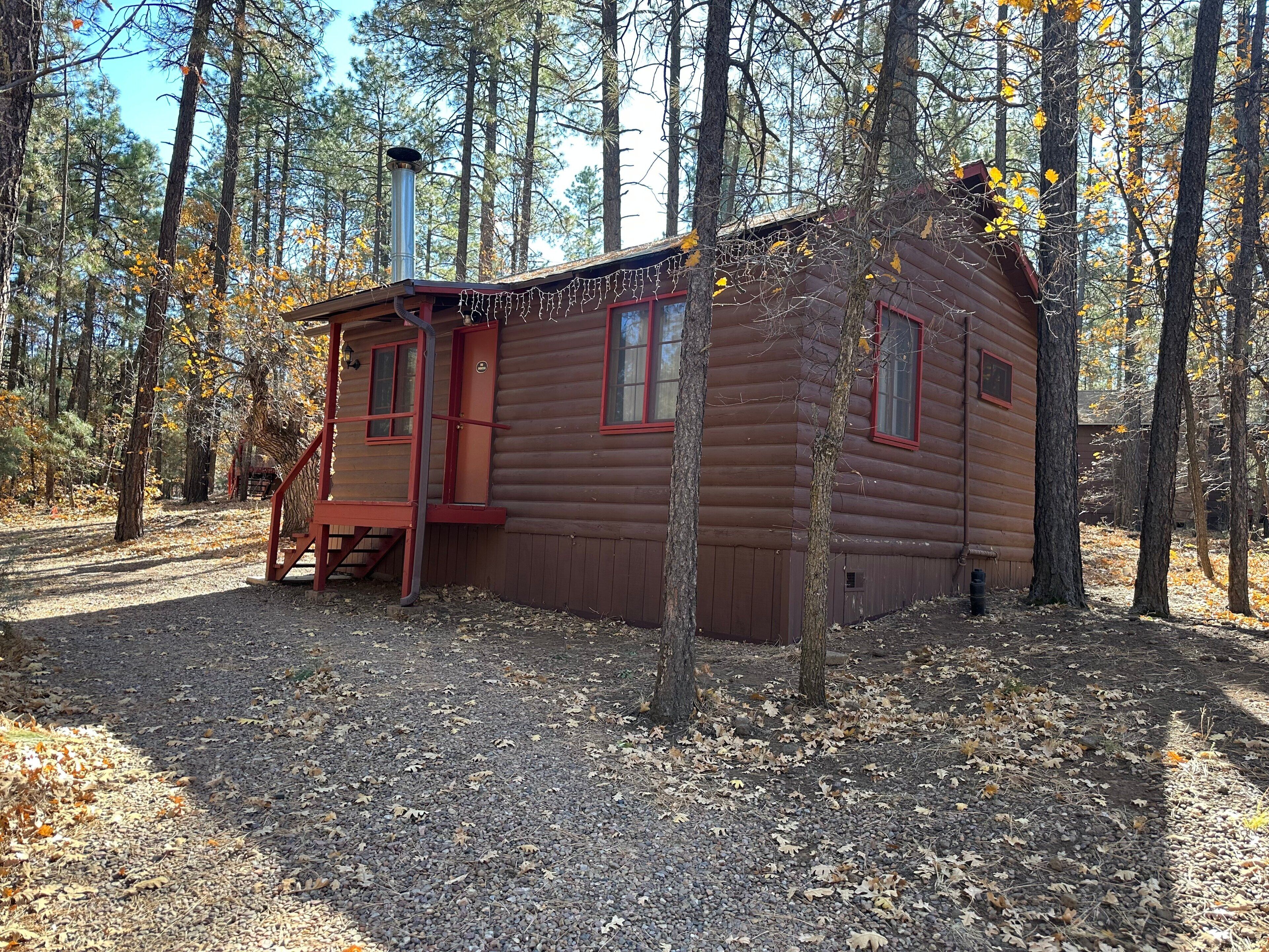 Whispering Pines Resort- Cabin #3 (Highway Front)