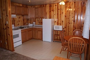 Fridge, coffee/tea maker