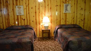1 bedroom, WiFi (free), bed sheets