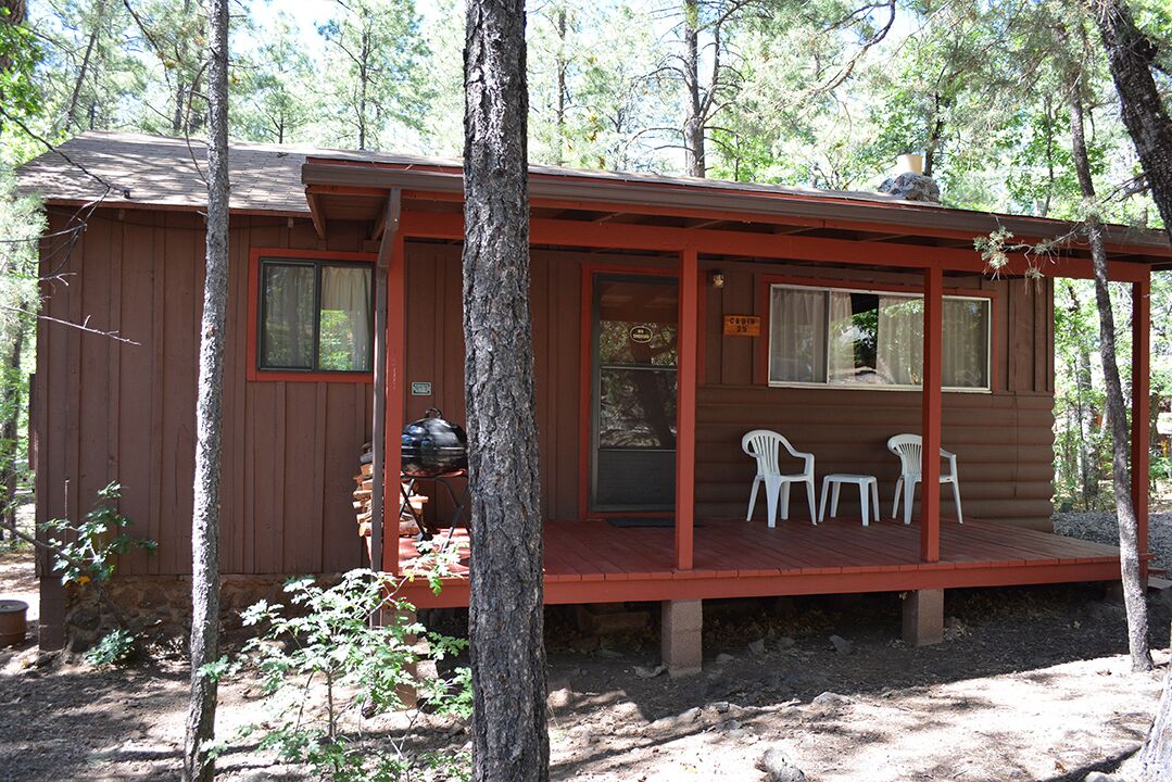 Whispering Pines - Cabin 29 (2 Bedroom Family Style Unit)