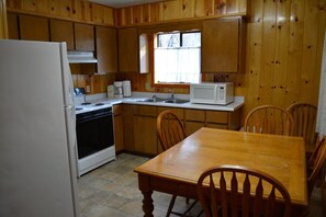 Fridge, coffee/tea maker