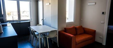 Télévision à écran plat de 21 pouces avec chaînes numériques, télévision