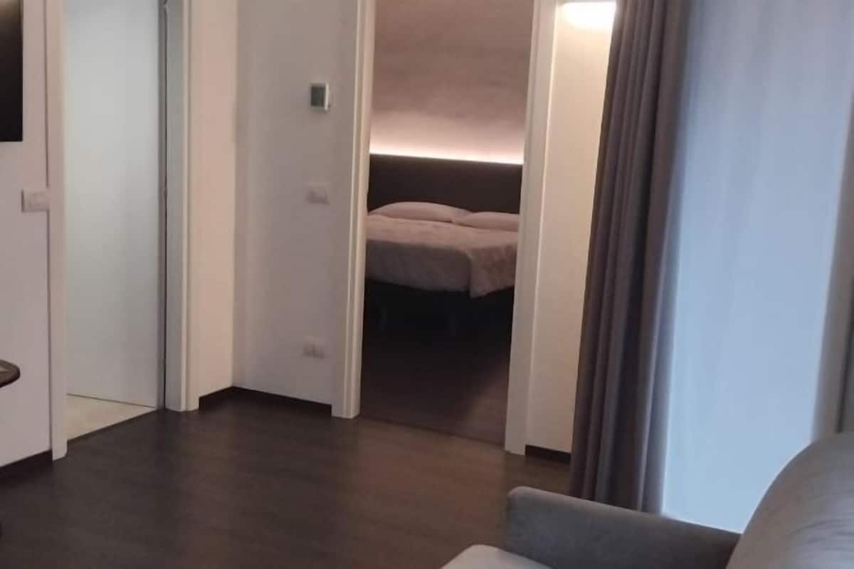 1 bedroom, desk, laptop workspace, blackout drapes