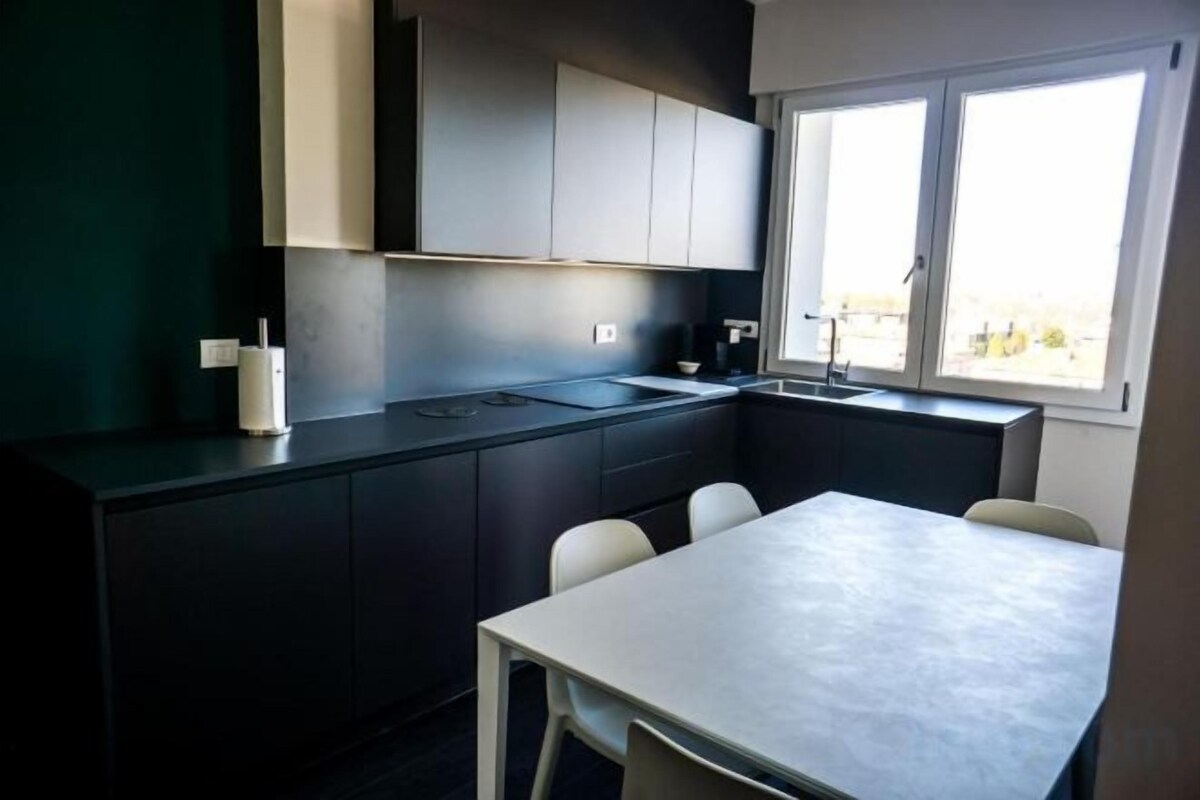 Private kitchen | Fridge, stovetop, dishwasher, cookware/dishes/utensils