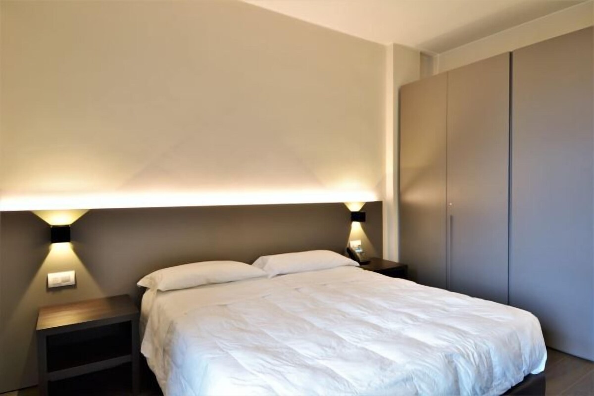 1 bedroom, desk, laptop workspace, blackout curtains