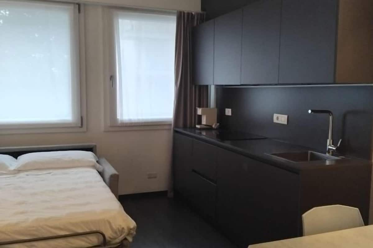 1 bedroom, desk, laptop workspace, blackout drapes