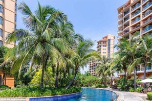 Pool - Gold Boutique Holiday Apartment (Sanya)