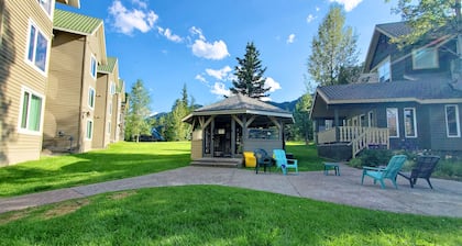 Family & Groups | 2 Q beds + 2 Twin | Portable AC