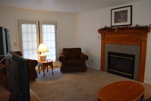 TV, fireplace, stereo