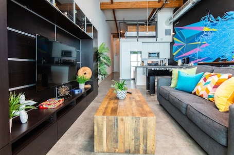 Smart TV, table football, printers. Stylish Downtown Loft Near Disney