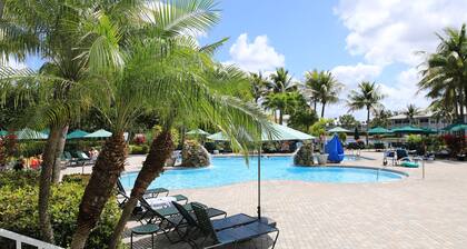 Cool Condo for Cozy Stay. Convenient location, pool, gym, golf.