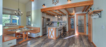 Bramble Seaview Cottage (Entire Property) with Sparkly Water View in Eastsound