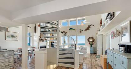 Gulf front, pet friendly, and breath-taking views!