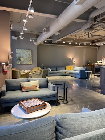 Lobby sitting area. Art House Hotel and Suites