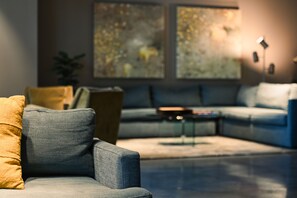Reception - Art House Hotel and Suites (Santa Rosa)
