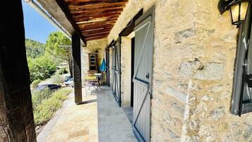 Enceinte de lâhĂ©bergement