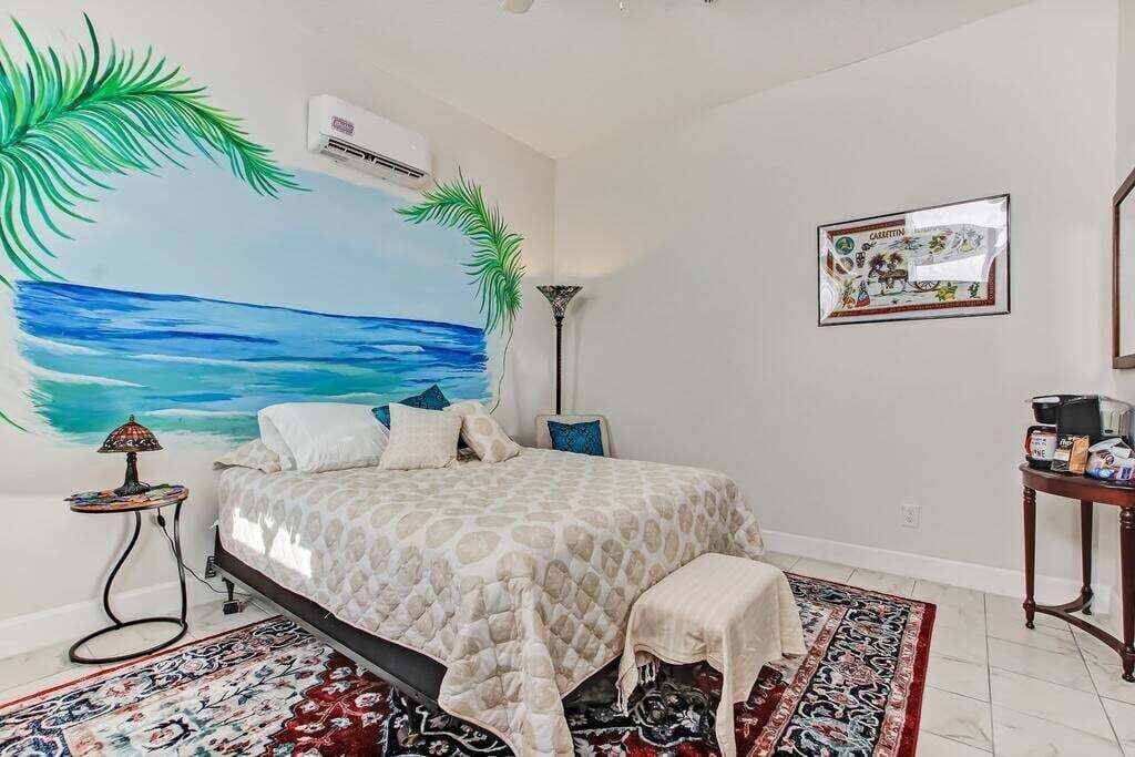 Enjoy Sunrises|Private 1-BR in Crescent Beach