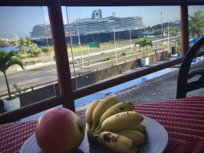 Departamento Deluxe, 2 habitaciones, vista al océano | Balcón