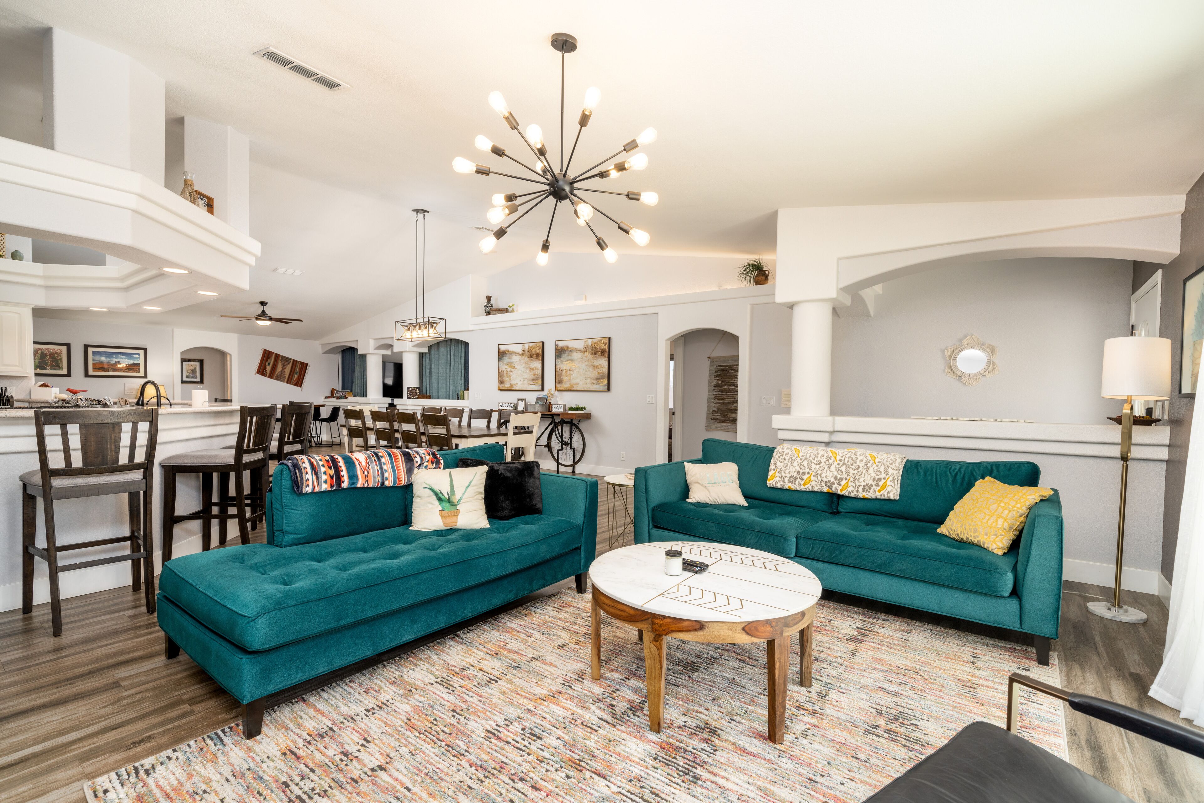 Smart-TV, peis, videospill og DVD-spiller