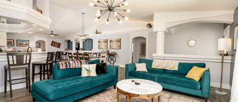 Smart-TV, peis, videospill og DVD-spiller