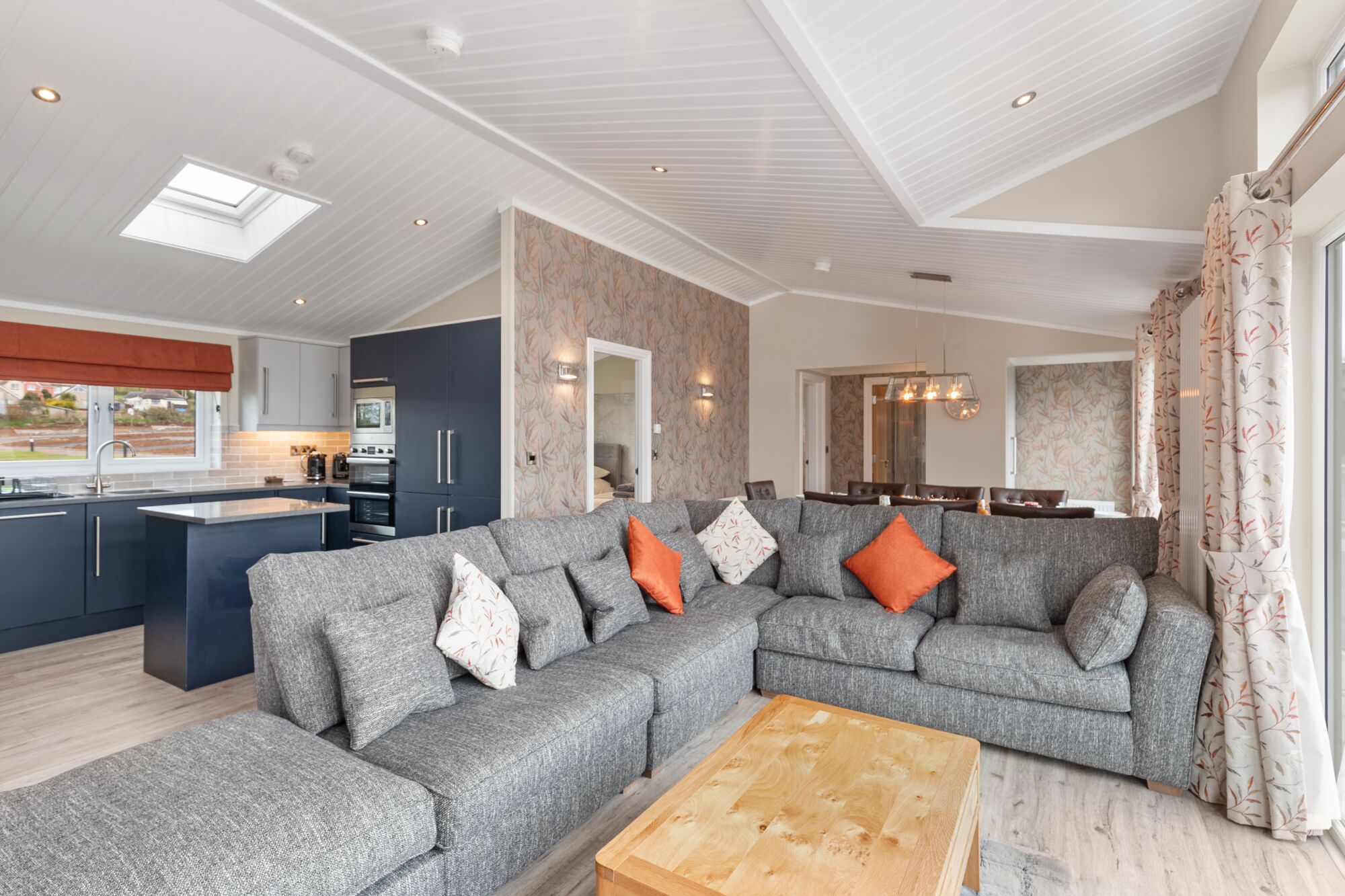 智能電視、壁爐