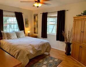 2 bedrooms, desk, iron/ironing board, free WiFi