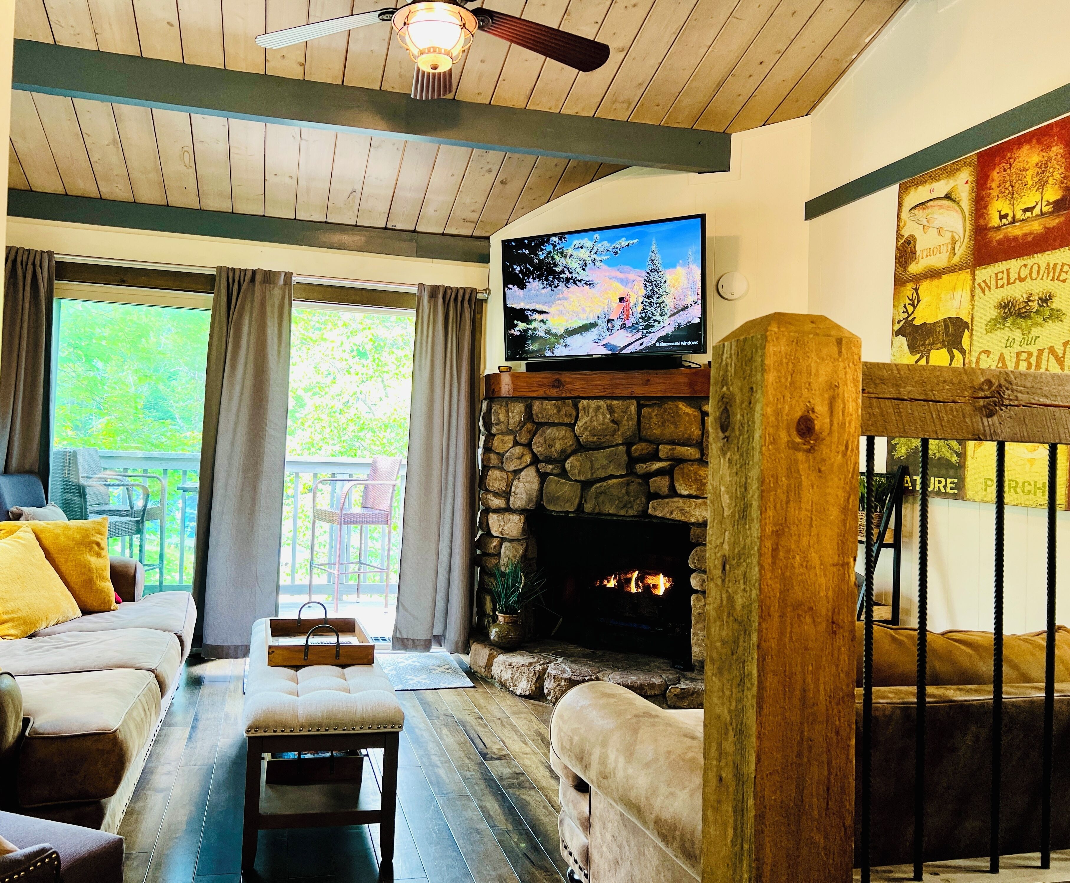 SLOPESIDE Retreat at Beech Mountain Resort. SKI IN & SKI OUT Newly Renovated! ❄️🎿