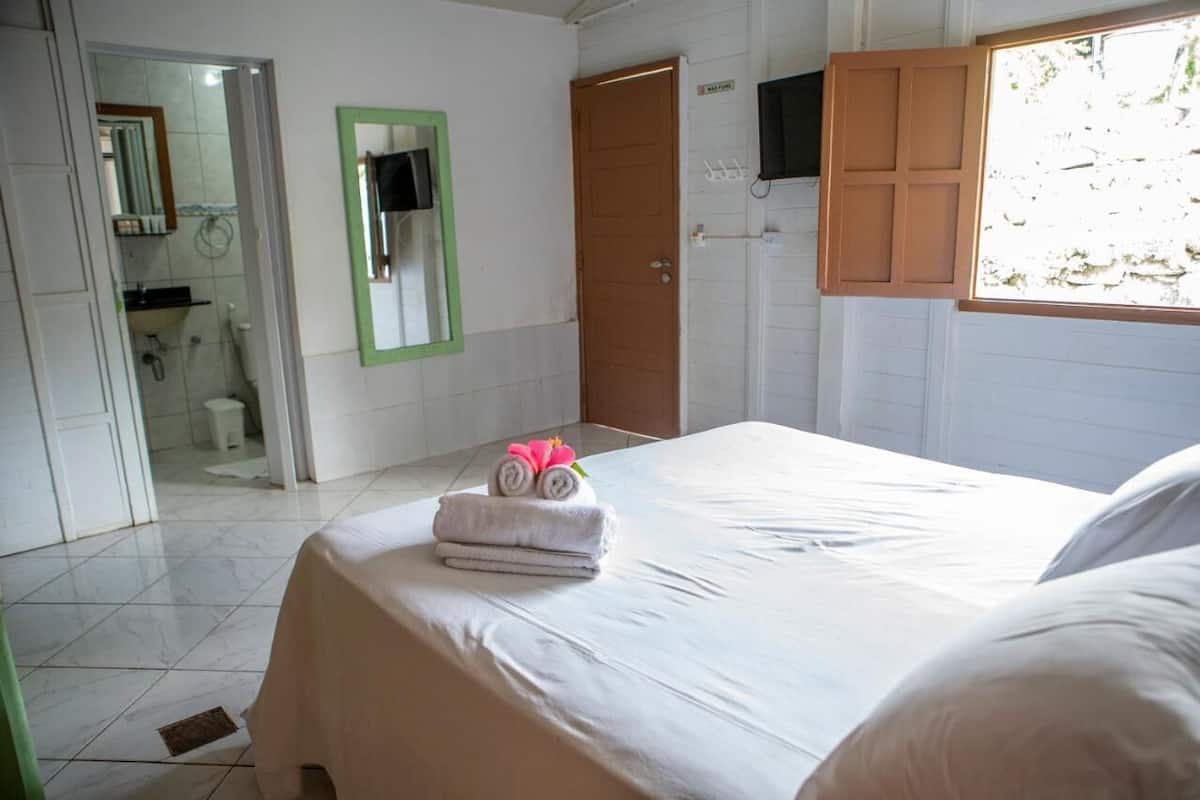 Minibar, bed sheets