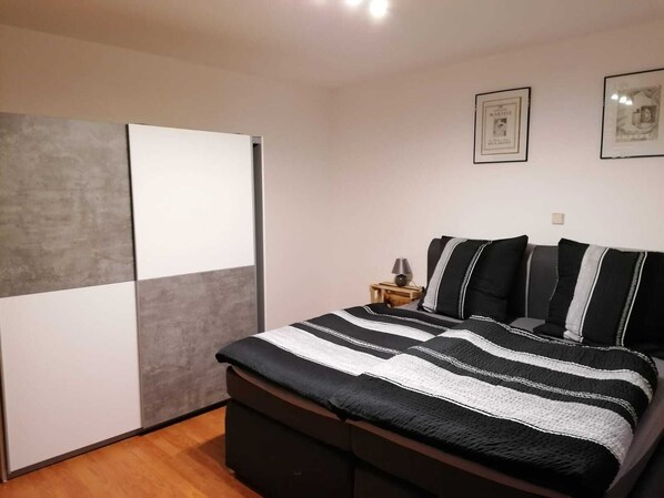 1 bedroom, iron/ironing board, travel cot, free WiFi - Ferienwohnung 55 m², 1 Schlafzimmer, 1 Wohnzimmer, 1 Küche, 1 Bad, 1 Flur (Ensch)