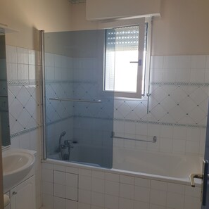 Bathtub