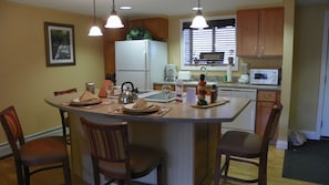 Appart'hÎtel (PB Jul 4th-11th, 2Ema, Lincoln) | Cuisine privée | Réfrigérateur, micro-ondes, plaque de cuisson, lave-vaisselle