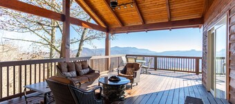 Grand Panorama - Pet friendly! Sunrise AND Sunset Views, Hot Tub