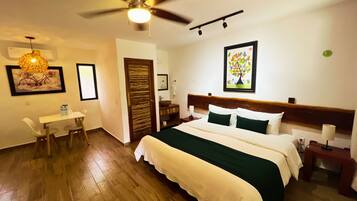 Deluxe Double Room, 1 King Bed, Garden View