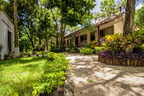 Terrace/patio - Hotel Tequila Cancun  (Puerto Morelos)