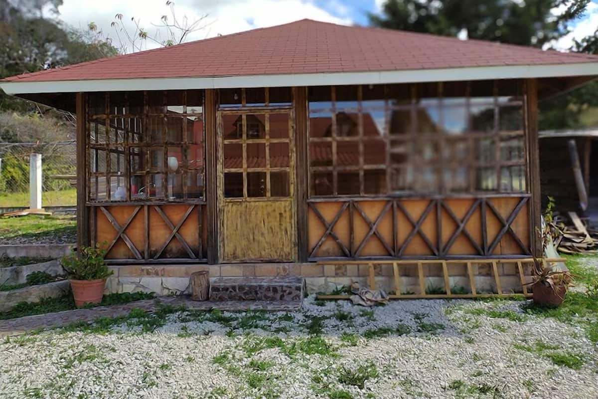 Standard Cabin | Iron/ironing board, free WiFi, bed sheets