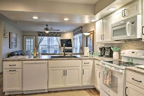 Fridge, microwave, stovetop, dishwasher