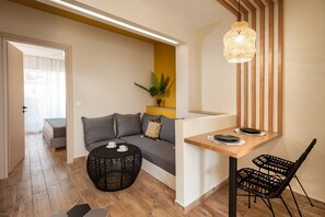 Deluxe Apartment, Terrace, Mountain View (Yellow Apt) | Living area