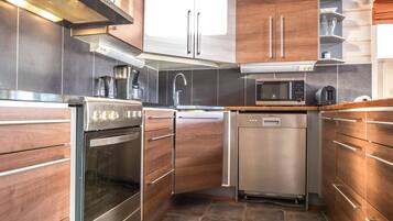 Réfrigérateur, micro-ondes, lave-vaisselle