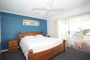 2 chambres, lit parapluie, draps fournis