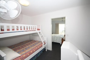2 bedrooms, iron/ironing board, travel cot - Villa 49 : Tangalooma Moreton island (Tangalooma)