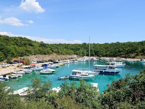 Marina - Nice apartment for 3 guests with A/C, WIFI, TV and patio (Novi Vinodolski)