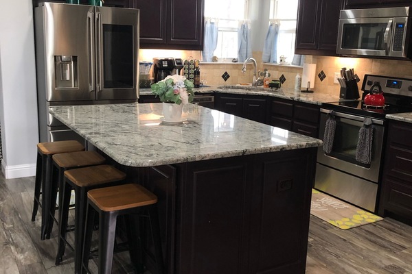 Frigorífic, microones, forn i placa de cuina