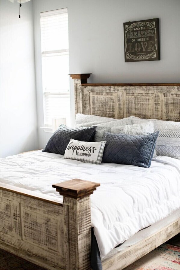 4 bedrooms, travel cot, WiFi, bed sheets