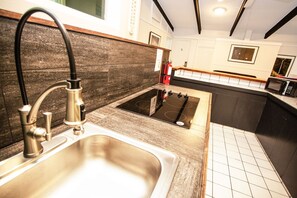 雪櫃、微波爐、爐具、咖啡機/沖茶器