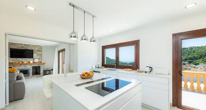 Vacation Home Sestel with Sea View, Pool, Balcony, Garden & Terrace