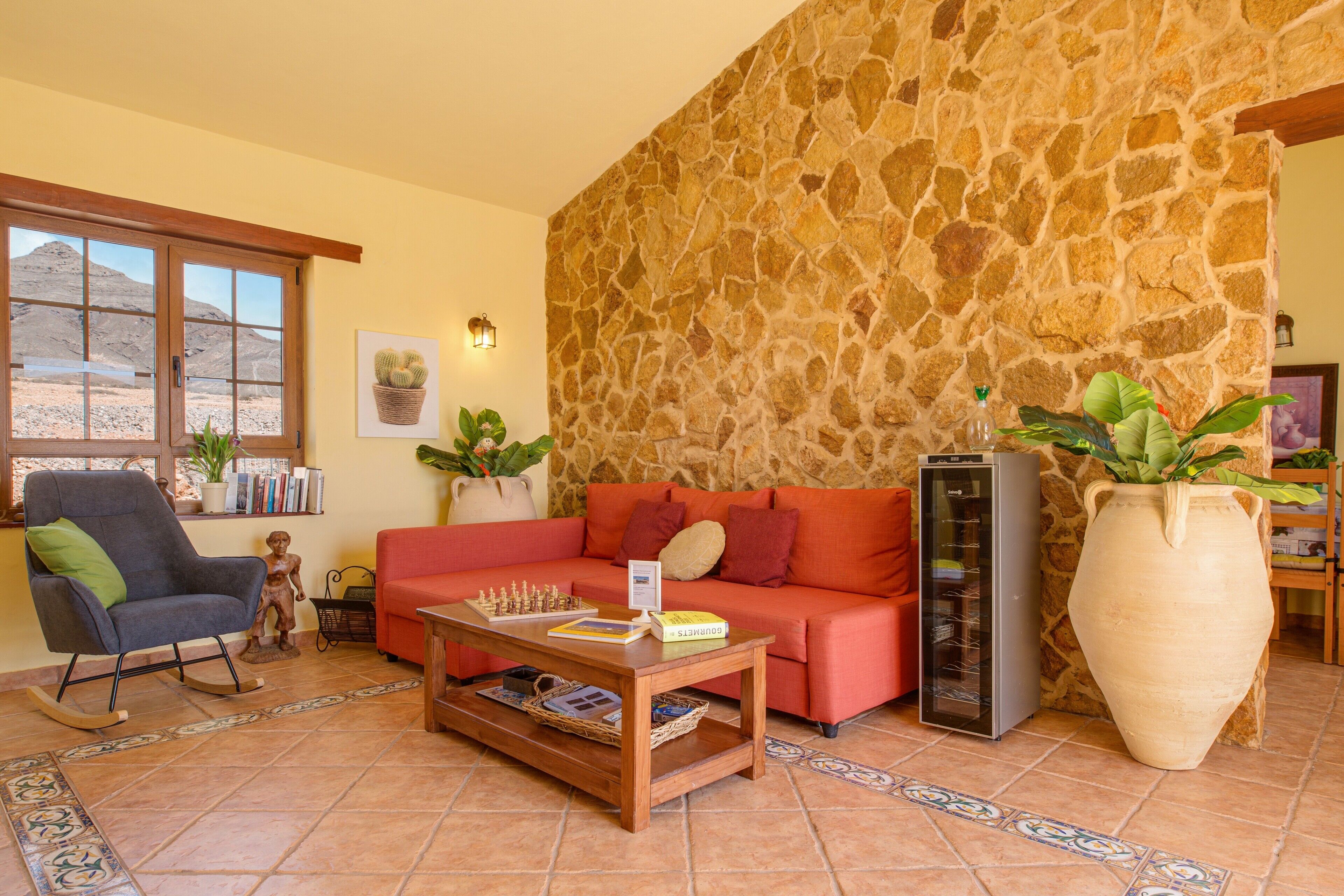 TV, mesa de pingue-pongue