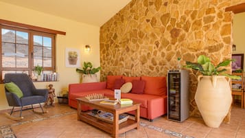 TV, mesa de pingue-pongue