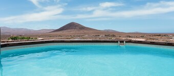 Villa "La Vista de Tefía" con vistas a la montaña, piscina, Wi-Fi, terraza y jardín