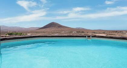 Villa "La Vista de Tefía" mit Bergblick, Pool, WLAN, Terrasse & Garten