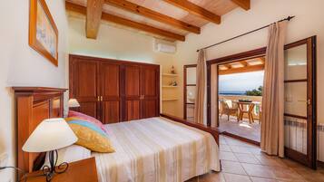 5 slaapkamers, een strijkplank/strijkijzer, gratis wifi, beddengoed